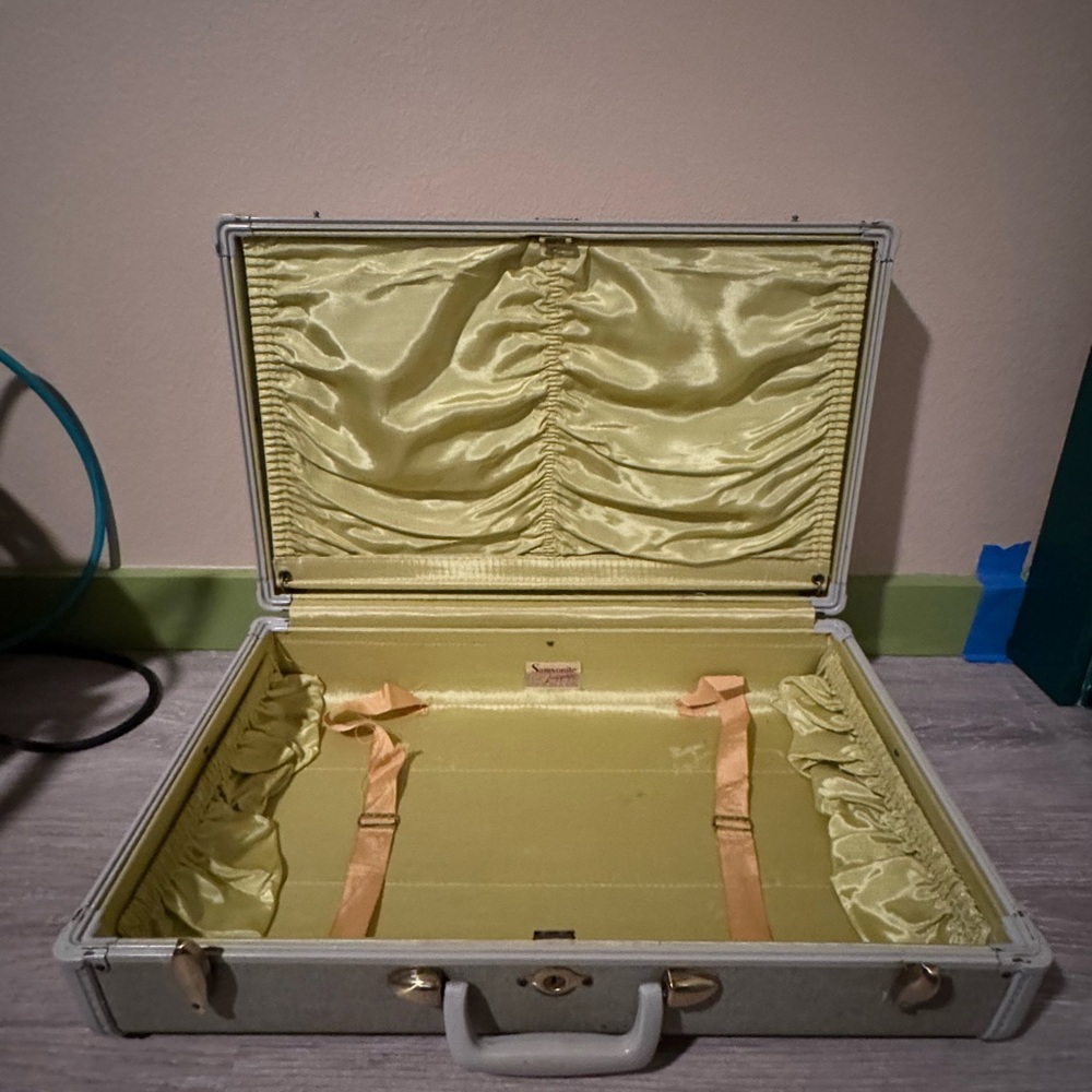 RARE- Vintage Samsonite Grey Tweed Hard Sided Suitcase